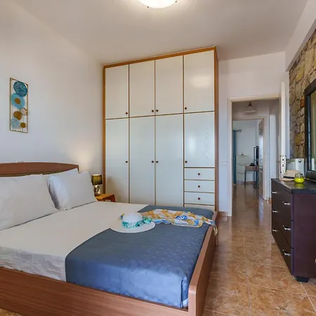 Blue Eyes Apartment Monolithos